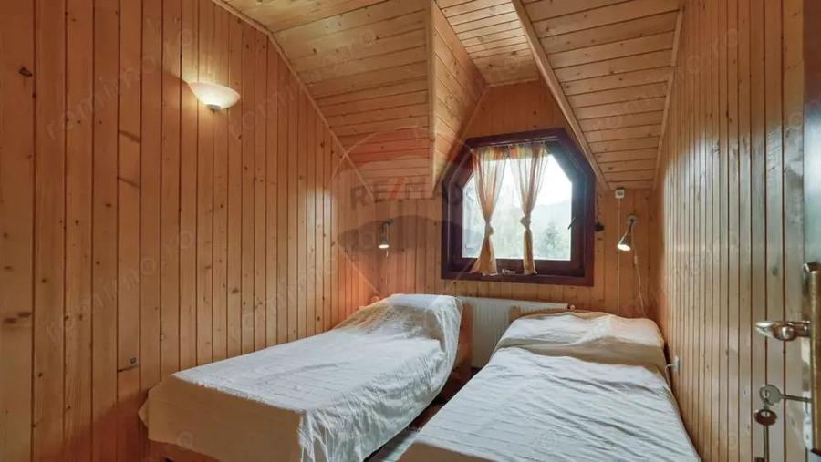 Casa / Vila de vacan?a ideala in satul Drumul Carului, zona Moieciu - 2