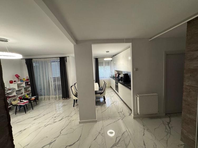 Apartament 3 camere 1 decembrie 1918 langa Petrom - 3