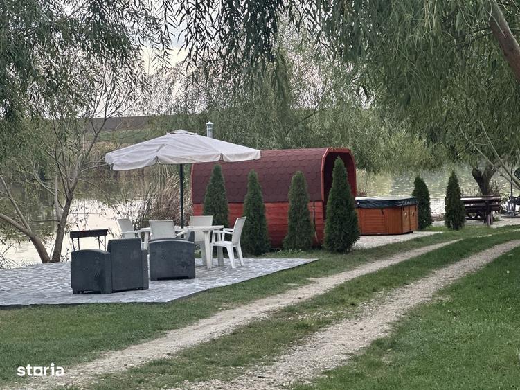 Pensiune cu balta de 30 ha in proprietate aproape de Bucuresti - 1