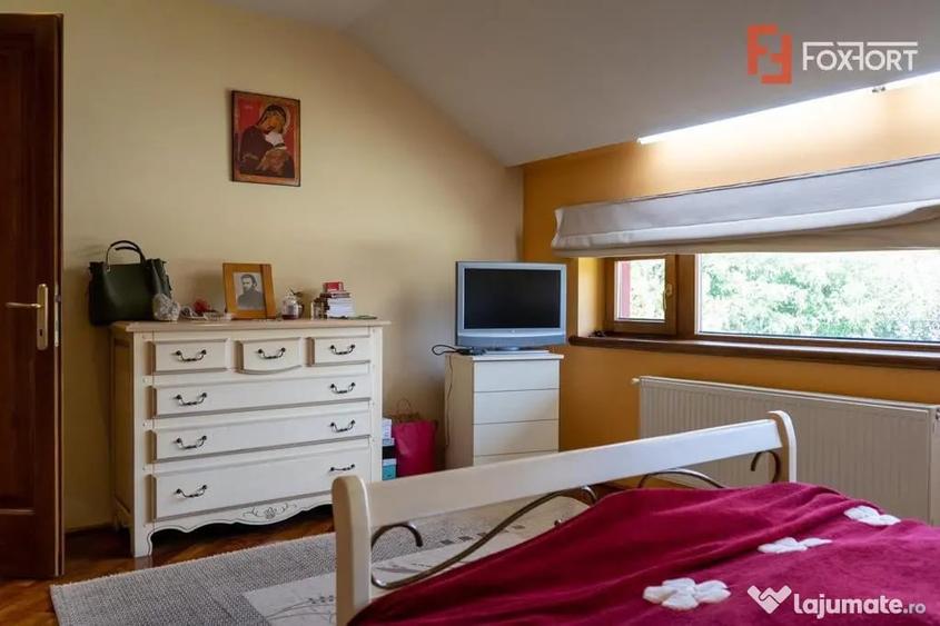 Casă cu 6 camere cu Teren 910 Mp în Crișan
