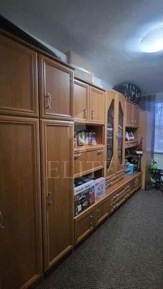 Apartament 3 camere în zona PIATA 14 IULIE - 12