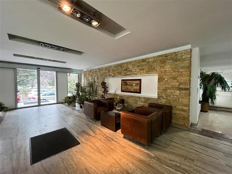 Diplomat Business Center - utilitati incluse - 1