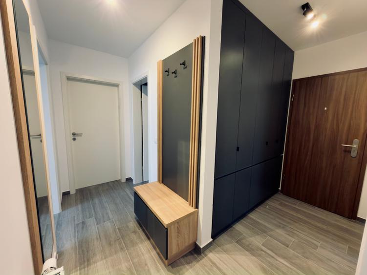 Apartament cu 3 camere la prima închiriere în zona Tractorul la et 7/10 - 13
