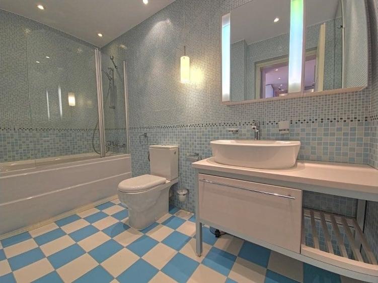Casă cu 7 camere cu Teren 300 Mp în Băneasa