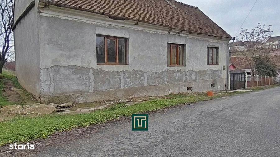 Casa de vanzare cu 4 camere in Zabrani, teren 578 mp, front generos - 1