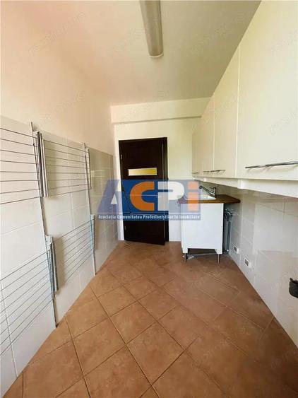 VANZARE CASA VILA 6 CAMERE 652 mp TEREN ZONA SISESTI SECTOR 1 - 17