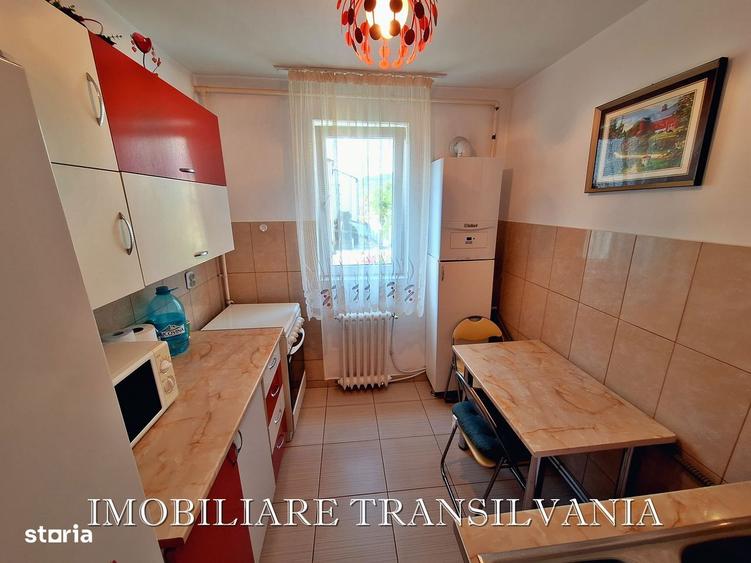 Ap. 4 camere etajul 2, Andrei Muresanu, zona Lama - 3