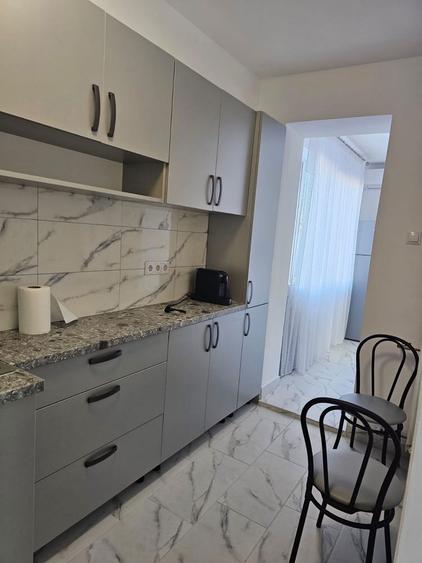 Garsoniera moderna de vanzare Centrul orasului Ploiesti 60.000 - 2