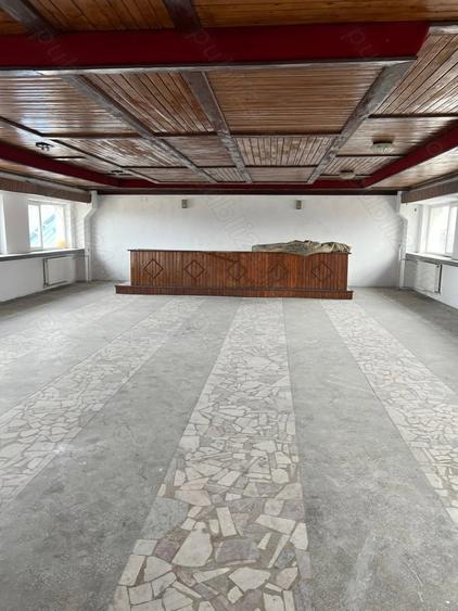 Inchiriez sala 104mp - 2