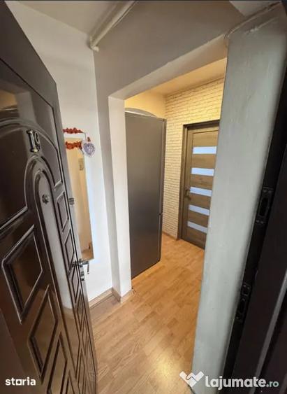 Apartament cu 2 camere semidecomandat în Florilor