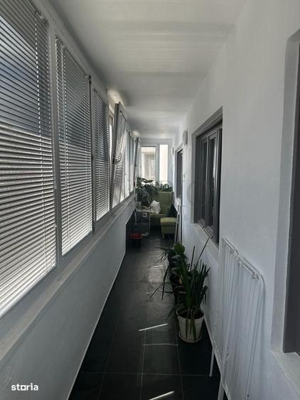Apartament cu 3 camere decomandat în Victoriei