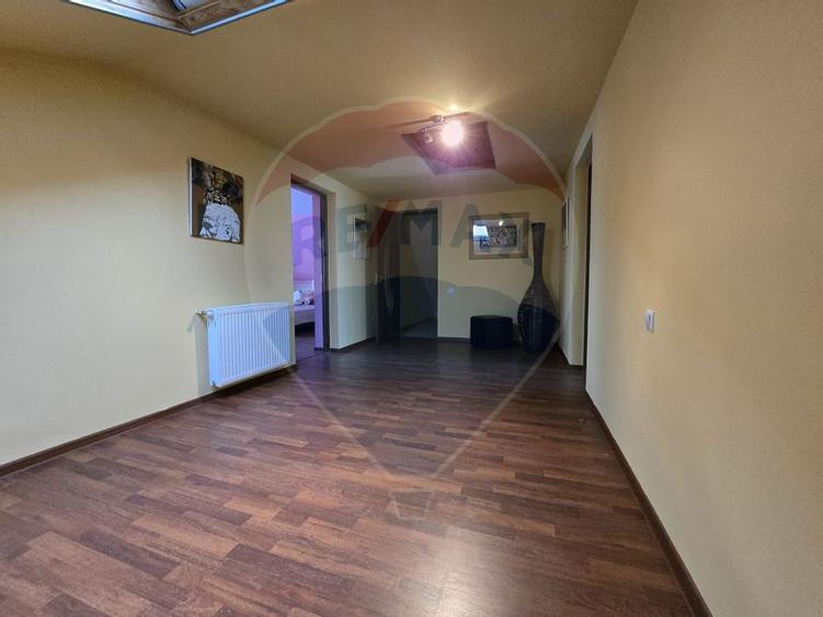 CASA SPATIOASA SI PRIMITOARE IN CENTRUL ORASULUI  AVRIG JUD,  SIBIU - 5