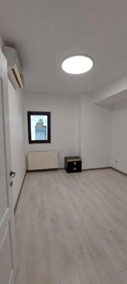 Inchiriez apartament 3 camere - 8