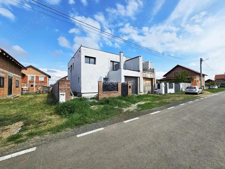 Casa noua cu etaj, 168 mp utili - Fantanele