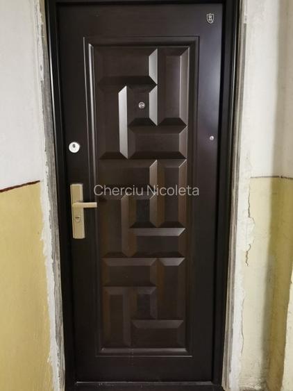 Apartament 3 camere zona foarte buna - de vanzare (proprietar) Apartament 3 camere zona foarte buna - de vanzare (proprietar)