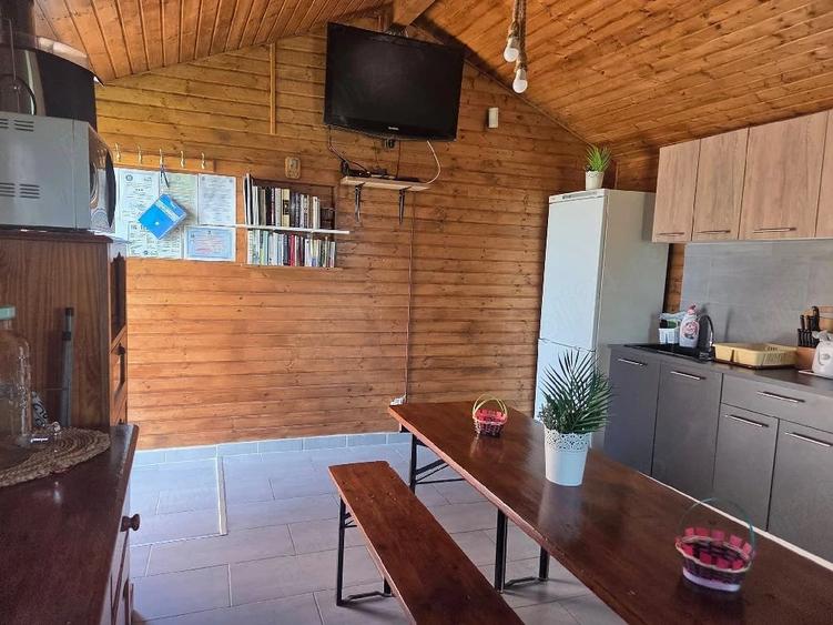 Casă cu 9 camere cu Teren 1500 Mp în Sud