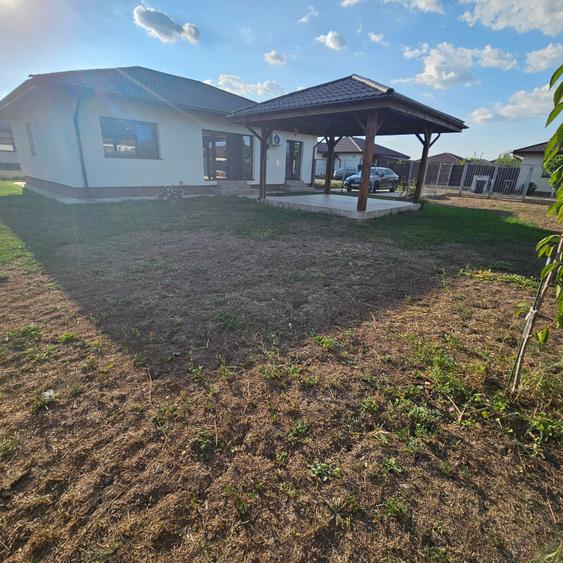 Vila de inchiriat 120 mp utili,600 mp curte,cartier rezidential,Balotesti - 1