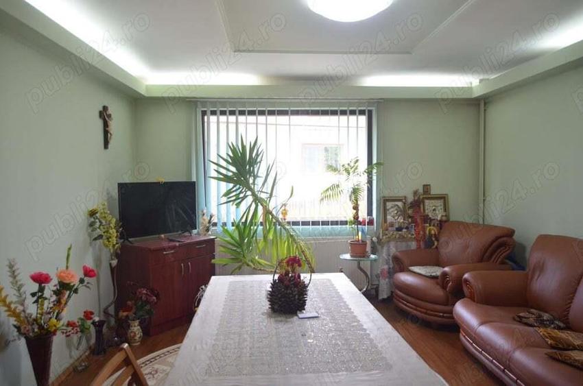 Vila de vacanta cu 7 camere situata in Busteni,semicentral. - 3