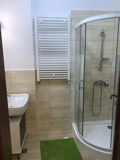 Garsonieră decomandată în 1 Decembrie