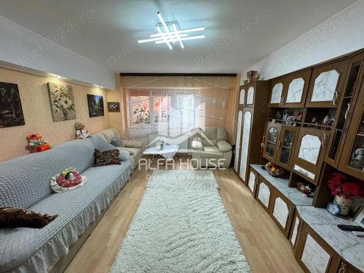 Vand 3 camere Decomandat zona Centrala - 2