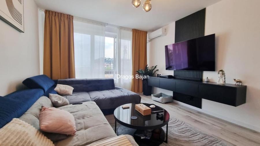 3 camere // decomandat // Renovat - 1