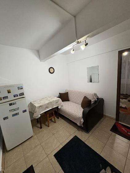 Vând cameră cămin-Etaj 2/4 - 5