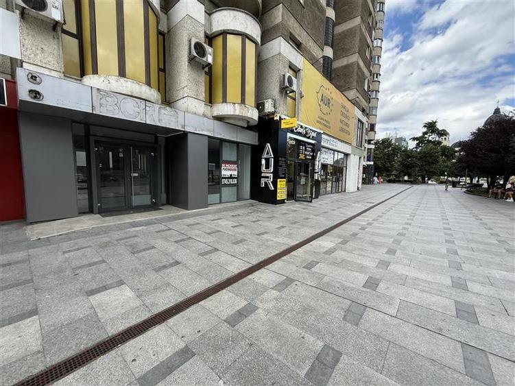 Ultracentral - bloc Luxor - 150mp utili - 3