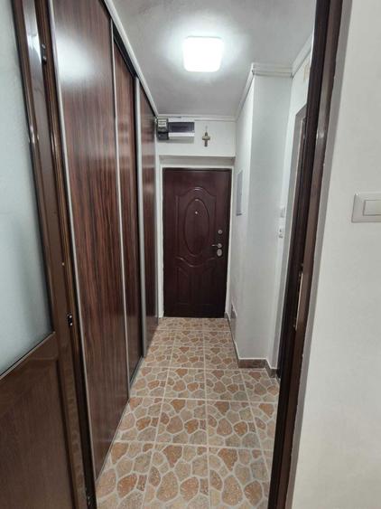 Proprietar, inchiriez garsoniera aproape de statia de metrou Gorjului - 4