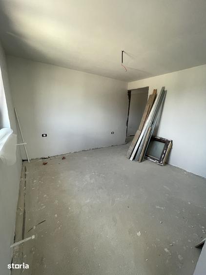 Casă cu 4 camere cu Teren 370 Mp în Central