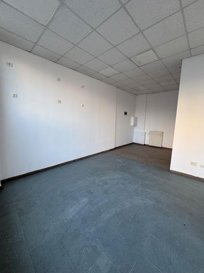 Propunem spre vanzare spatiu comercial situat in Piata Cipariu - 3