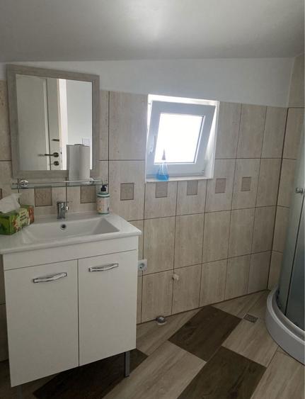 Inchiriez casa noua in Radauti,mansarda,comercial 54mp, pe termen lung - 3