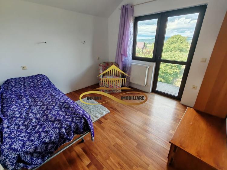 Casă individuală cu 4 camere cu Canalizare în Cleja
