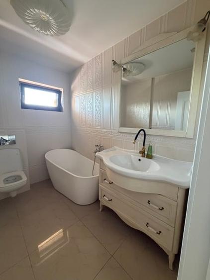 Apartament cu 3 camere decomandat în Independenței