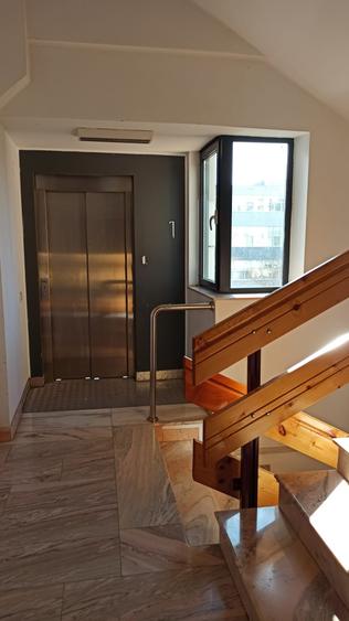 Basarabia - Morarilor (Soseaua Vergului )  spatii birouri in imobil  P+4 - 18