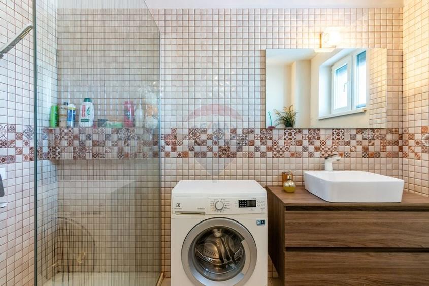 Casă / Vilă cu 4 camere de vânzare în zona Giulesti Sarbi - 21