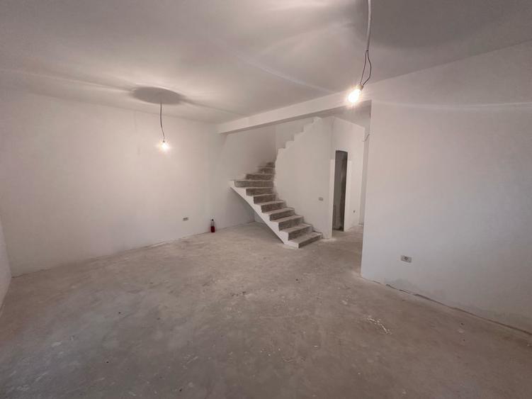 Duplex 4 camere, toate utilitatile la asfalt - 1