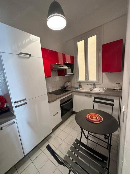 Garsoniera in zona Universitate - 1