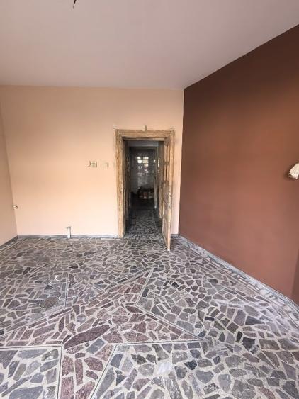 Casă situată Ultracentral având destinația de spatiu comercial cu 3 accese - 14