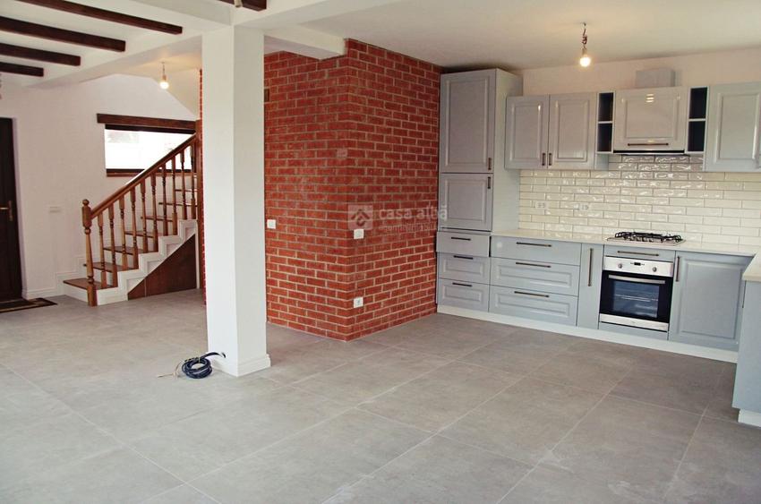 Bucium - casa moderna si spatioasa,  Parter+Etaj, 2 locuri de parcare - 4