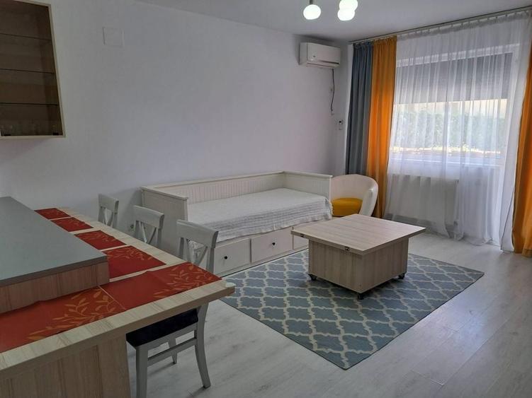 Apartament cu 2 camere nedecomandat în Central