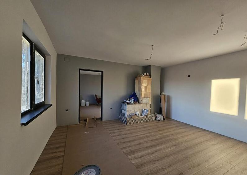 Casa renovata complet in zona Lunca,Baita + 1 ha padure - 12