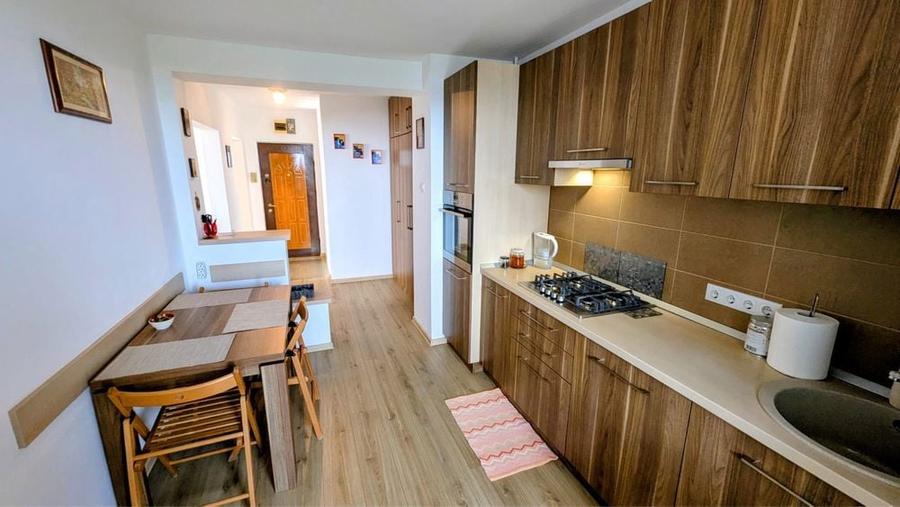Apartament cu trei camere -decomandat - 11