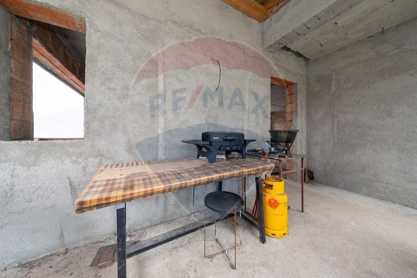 Casă P+1 la roșu + anexă mobilată - 31