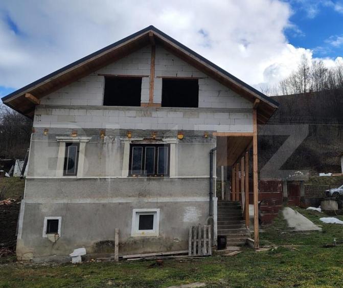 Casa ?araneasca cu 180 mp utili ?i teren de 1360 mp, A - 1