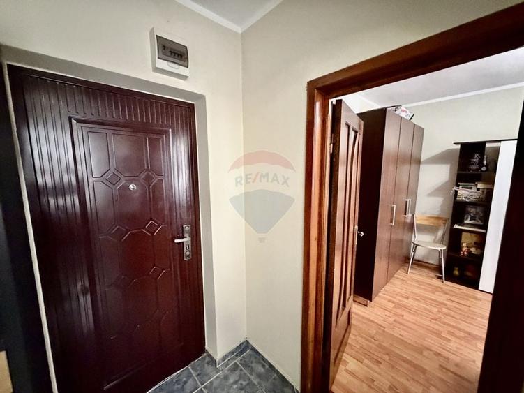 Garsoniera etaj 1 - 9