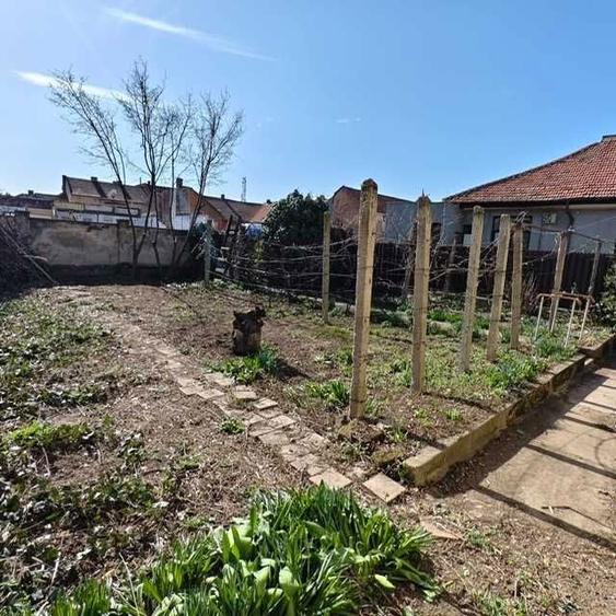 Casa individuala ultracentrala, teren 380 mp ideala pentru renovare si investitie - 8