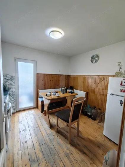 Apartament decomandat 2 camere zona Lama - 1