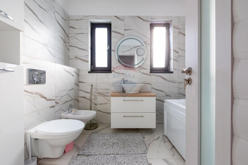 Casă de vânzare - 110 mp,  Serbanesti - 5