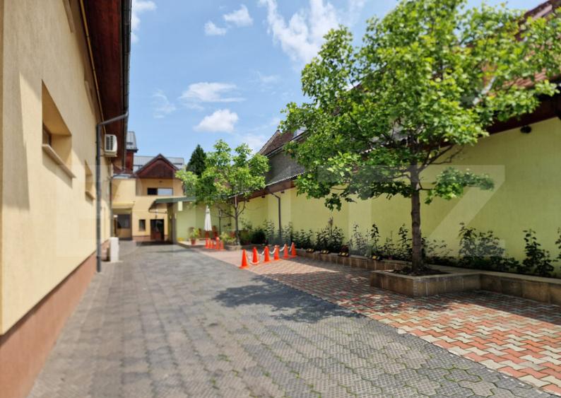 Casa deosebita individuala cu spatiu comercial ,se vand imp - 2