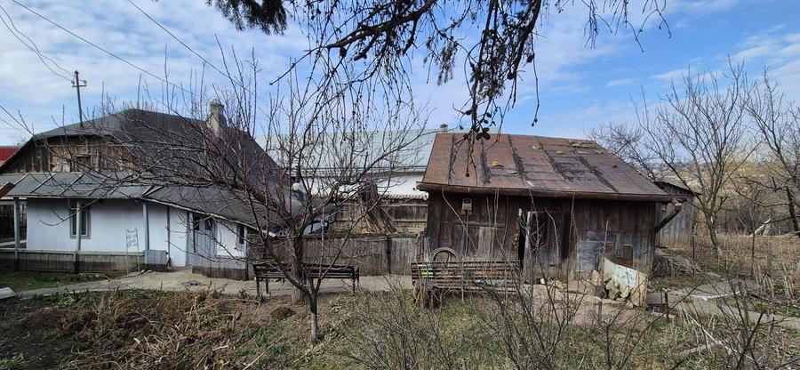 Casa cu teren str imparat Traian - 4